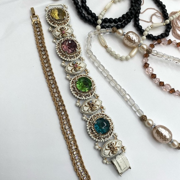 Vintage Junk Drawer Jewelry Lot & Miscellaneous Items - Picture 5 of 13